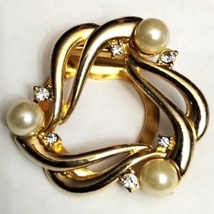 RARE Vintage Vendome Faux Pearl Scarf Clip